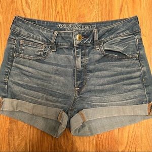 American Eagle size 8 high rise shorts